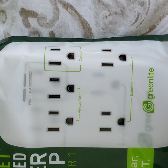 Greenlite 5 Outlet Advanced Power Strip Tier 1 - Picture 3 of 11